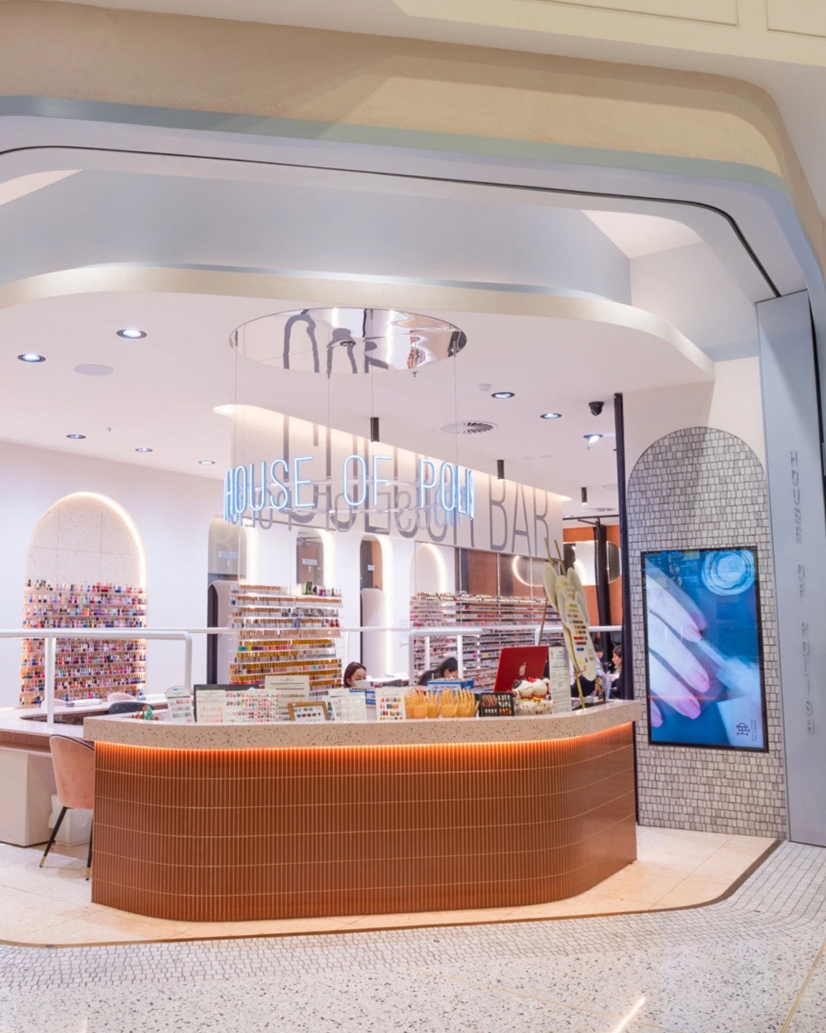 Your CBD beauty reset 💅

House of Polish at City Cross has all your beauty essentials covered. From manicures and pedicures to eyelash extensions and waxing, it&rsquo;s the perfect spot to fit in a little self-care while you&rsquo;re in the city.

#