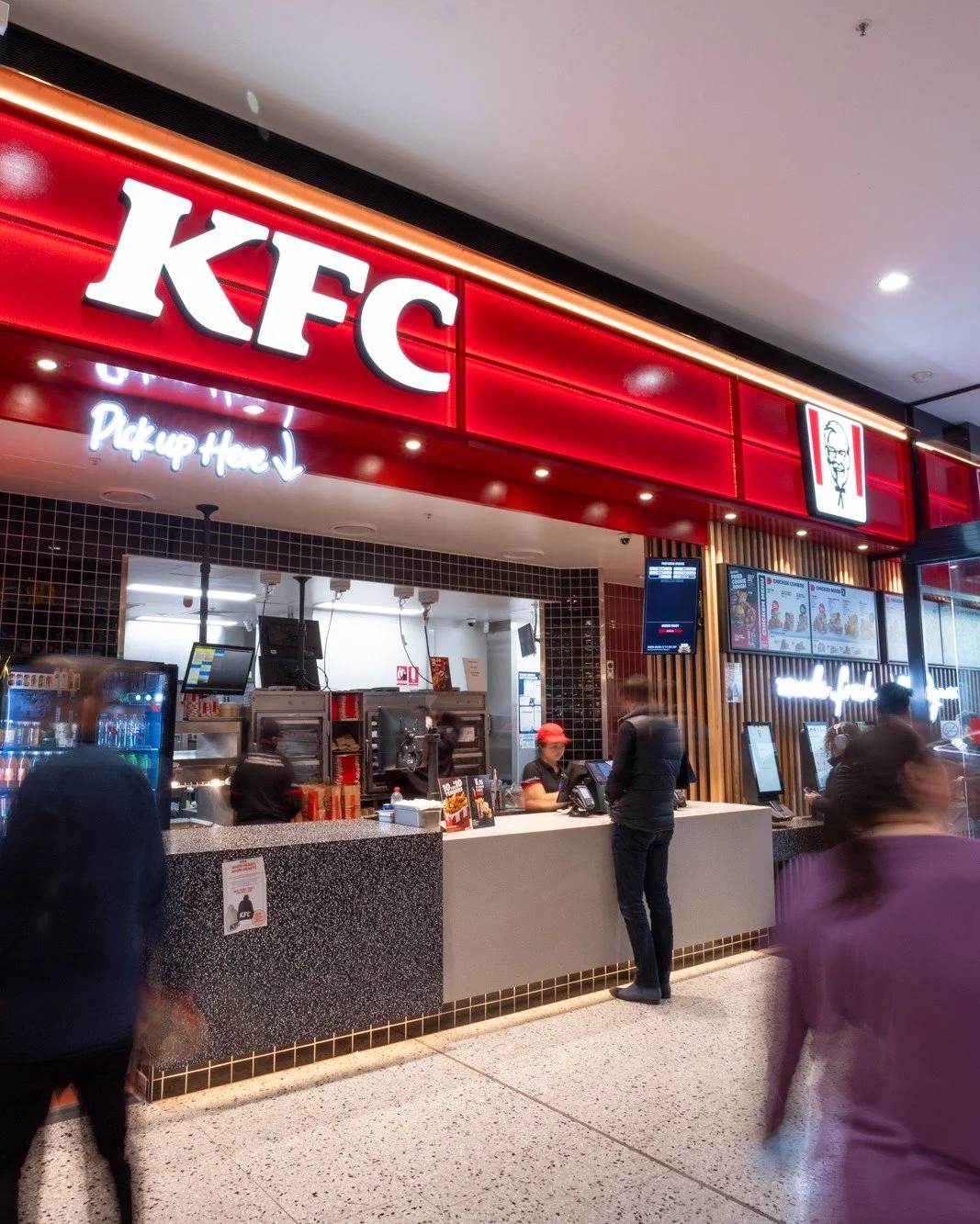 Craving something crispy? 🍗

KFC at City Cross is serving up the classics you know and love, making it easy to grab a quick, satisfying meal while you&rsquo;re in the city. KFC will soon be available to order through the City Cross app which can be 
