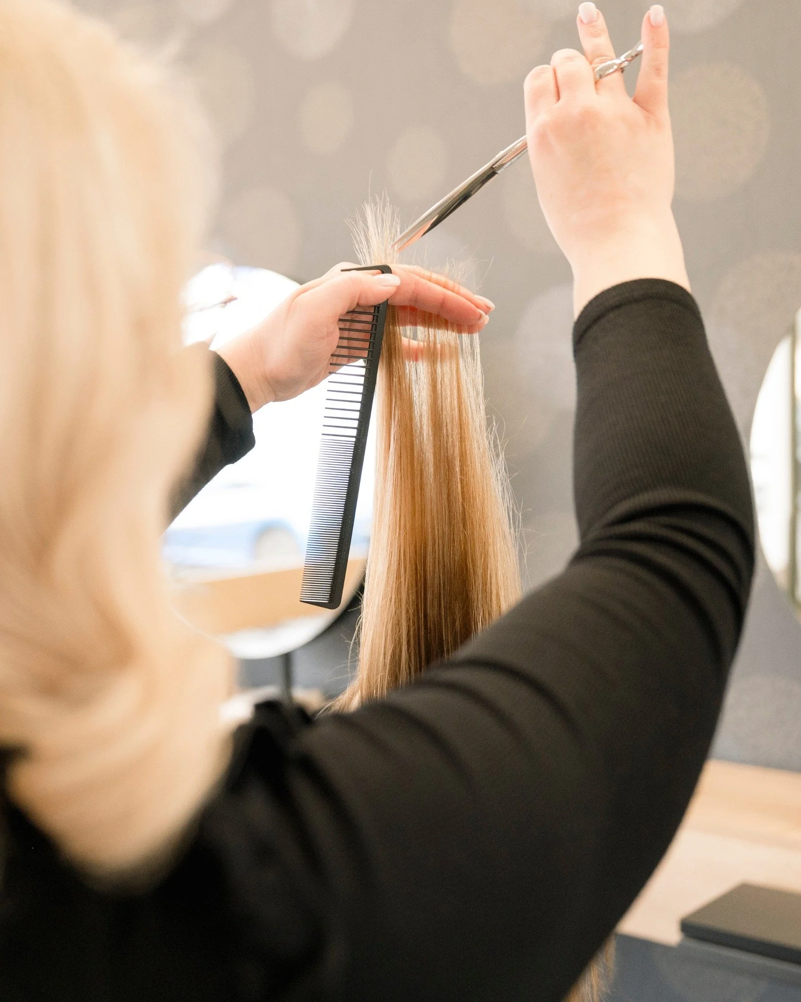 More than just haircare ✂️

Price Attack at City Cross have a combined offering of professional salon services with a wide range of hair products in-store, so you can refresh your look and maintain it with ease.

#citycross #CBD #onestopshop #priceat