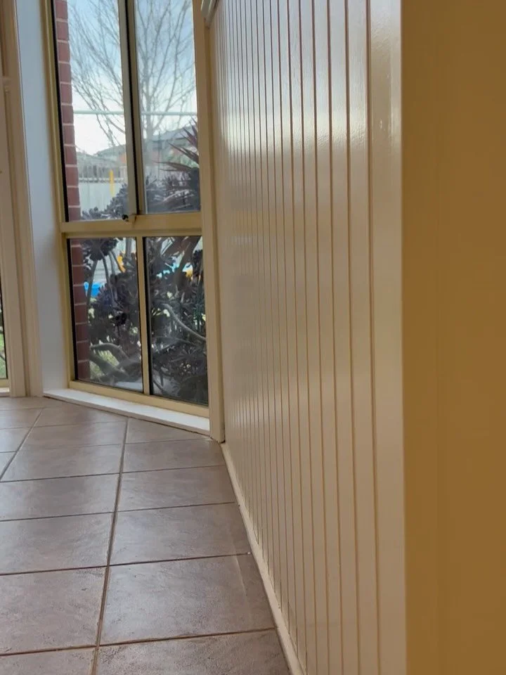 Loved bringing this beautiful Lara property to life.
After a lengthy, detailed chat with the clients, we settled on Semi-Gloss (Natural White 1/2) for the timber panelling and Premium Low Sheen (Natural White) for the plasterboard. This provides a be