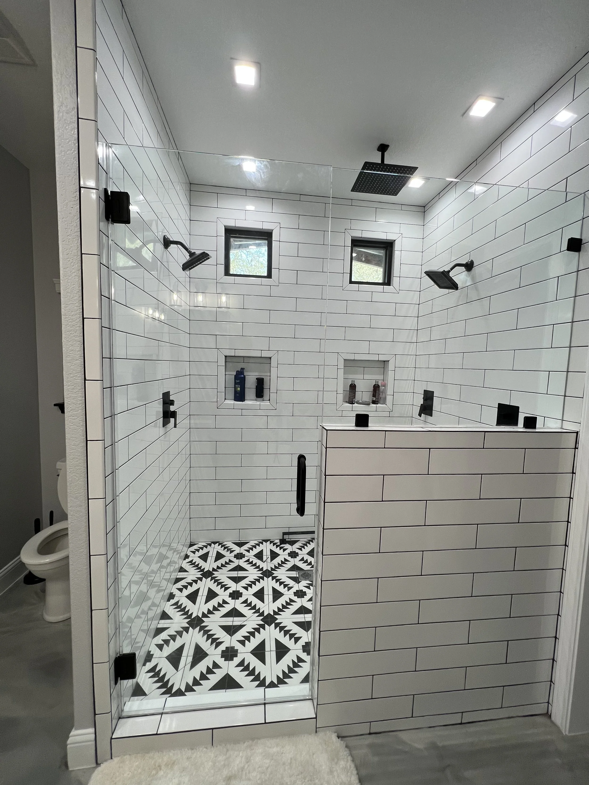 Frameless shower glass installation completed by Proline Glass & Mirror in Borne, TX