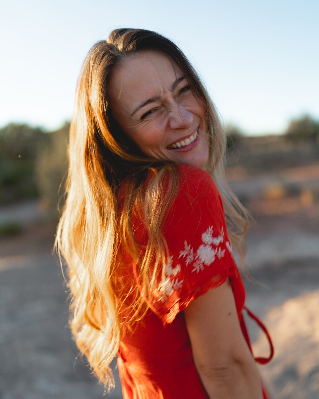 You know those people that remind you that there is actually no limit to how amazing a person can be? Emina is one of those people for me. While she was working on the last few months of her engineering PhD, we promised we'd meet up in the desert and