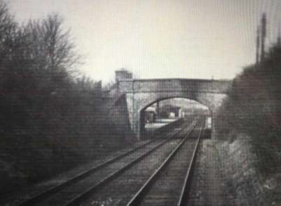  The Sutton Scotney bridge and station 
