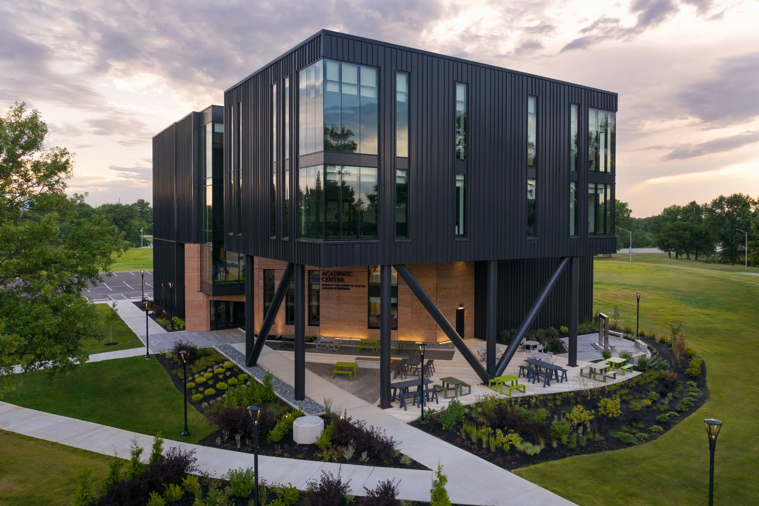 TMU Exterior-021.jpg