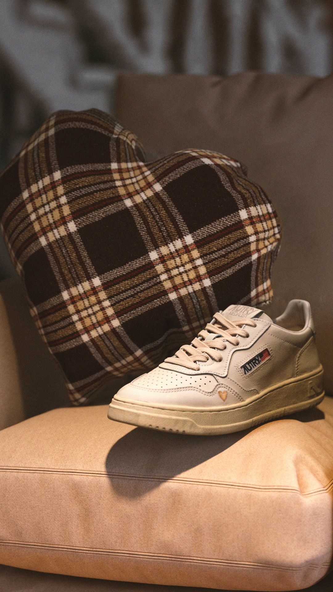 MEDALIST GOLD 9X16.png