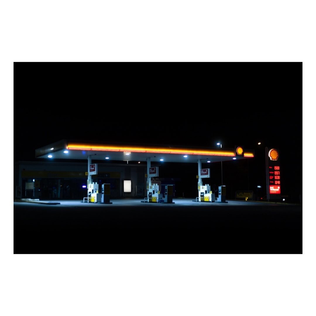 Fuel
23.02.2022
.
.
.
.
.
#photography #nightphotography #canon #canonrp #luxembourgphotographer #promist #shell #blackpromist #gasstation #fuel