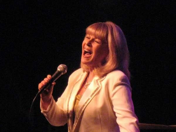 3.ILENEAlone copy.JPG