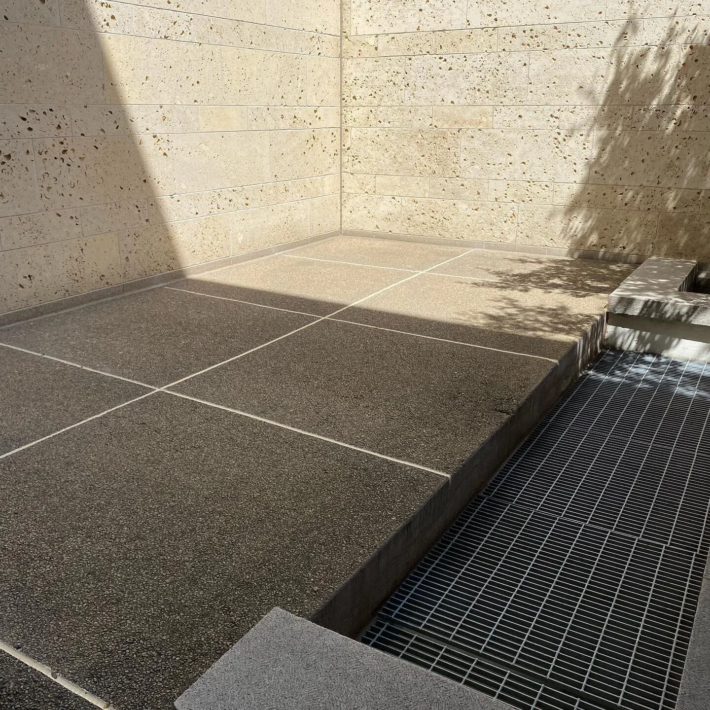 Amon Carter Museum Pedestrian Traffic  Sealant  Applications Spect 2 silicone color sandstone