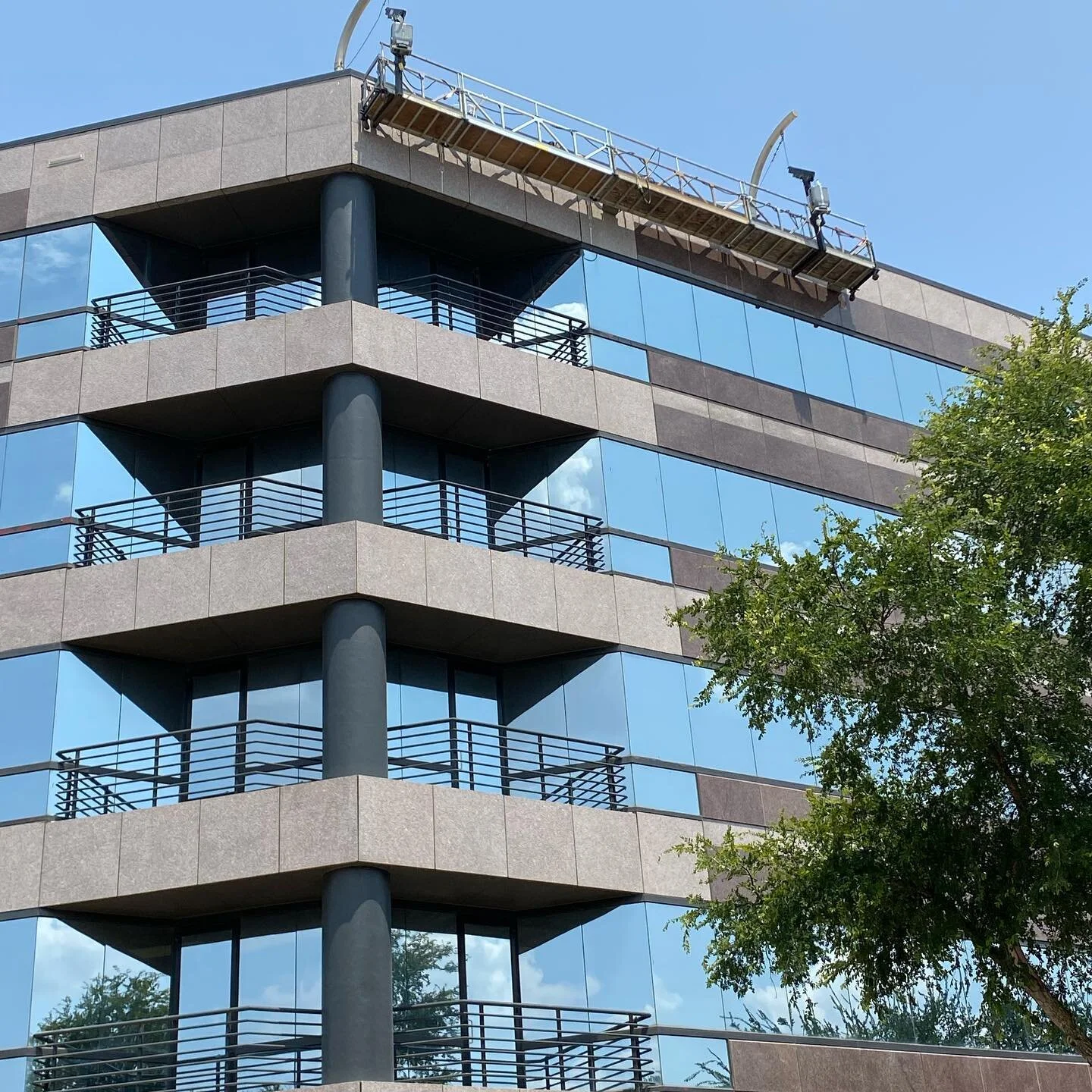 Suspended scaffold rooftop Davit Arm System assembled and secured . Ready for the next commercial project 👍🏽.