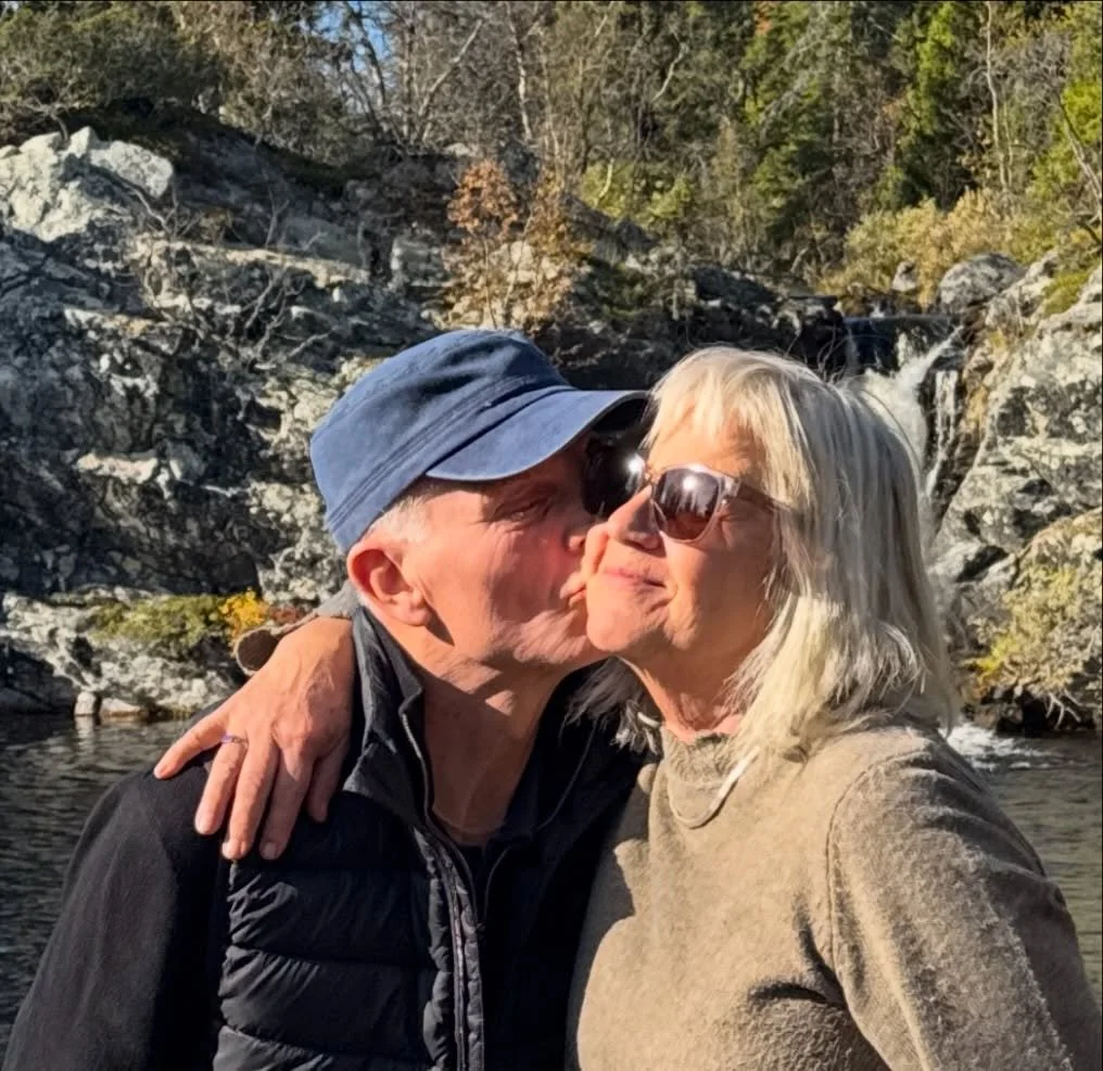 50 % av Jolo &auml;r jag och 50% av Jolo, &auml;r du. 
&Ouml;dmjuk, omt&auml;nksam, id&eacute;rik, rasande klok, lekfull och rapp, &auml;ven om du haft ett &rdquo;tufft &aring;r i ryggen&rdquo;. 
2026 borde fler organisationer &auml;ven i v&aring;r b