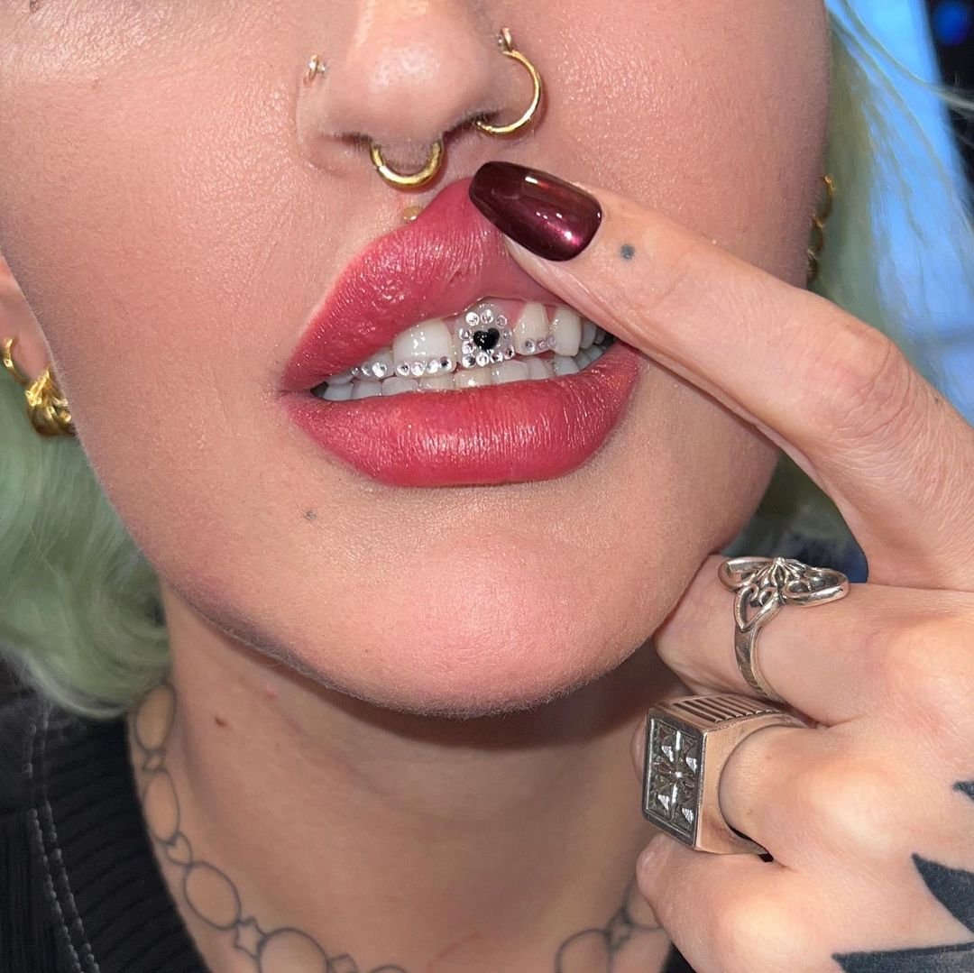 Tooth Gems in NYC — NYC Walk-In Tattoos, Piercings, & Tooth Gems