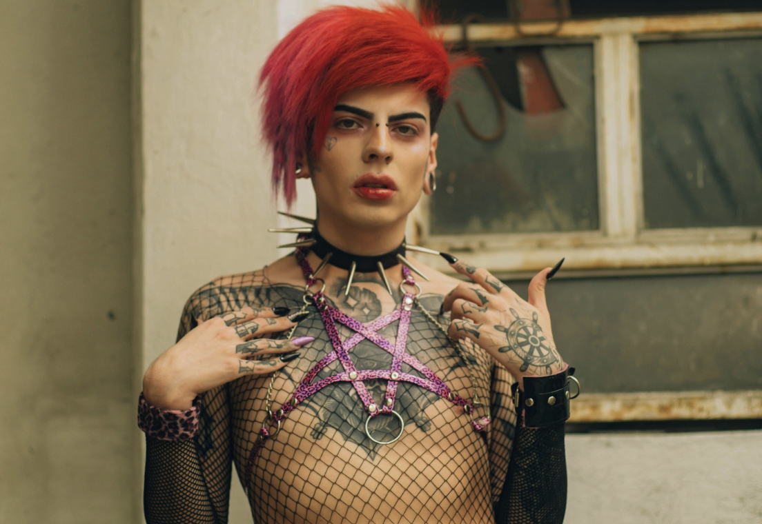 Adorned and Autonomous: Queer Approaches to Beauty