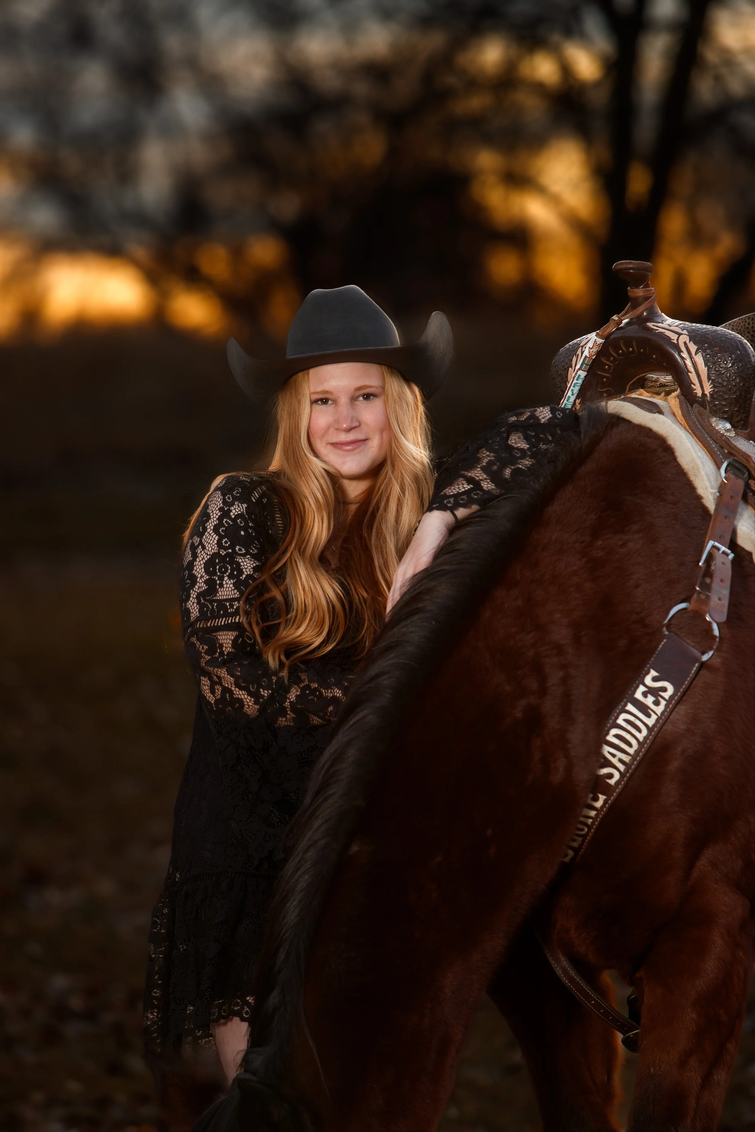 nebraska senior equine photographer haylea cowboy hat  bay mare.jpg