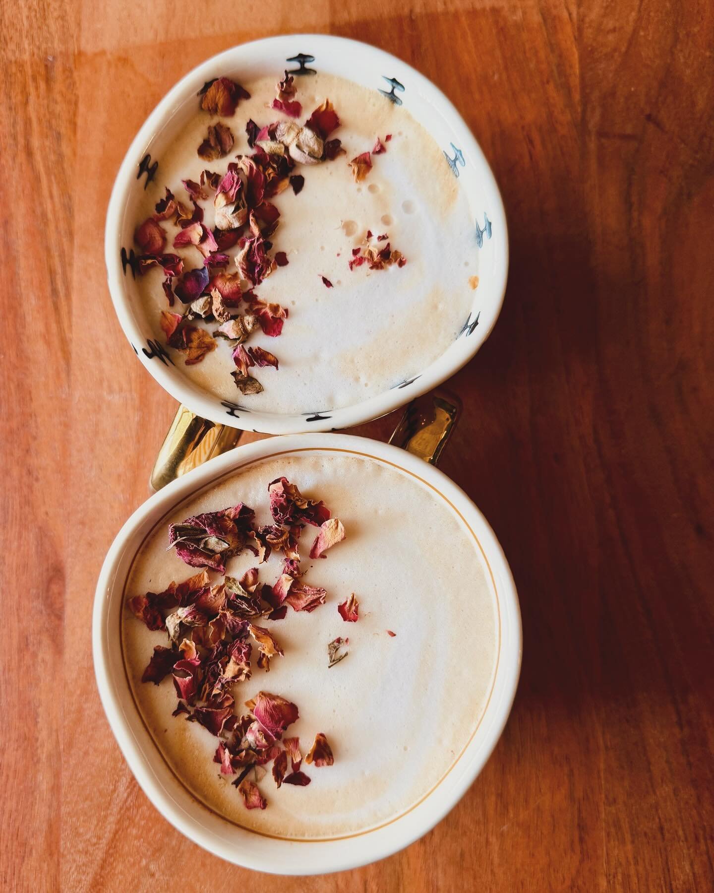Valentine&rsquo;s Day calls for Rose Chai Latte! 🌹☕️ this recipe was inspired by @zheelicious and of course had to use our zspice chai masala to spice it up 🔥
.
.
DM me if you want the recipe and tag me if you make it 💕
