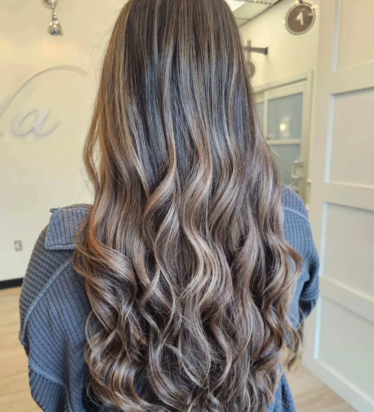 Caramel? Vanilla? Whatever flavor this balayage is, I&rsquo;m obsessed 😍 These bright pops of dimension add the perfect contrast to Shannon&rsquo;s naturally dark hair. As a Portland area hairstylist, I know we love a casual vibe and I love creating