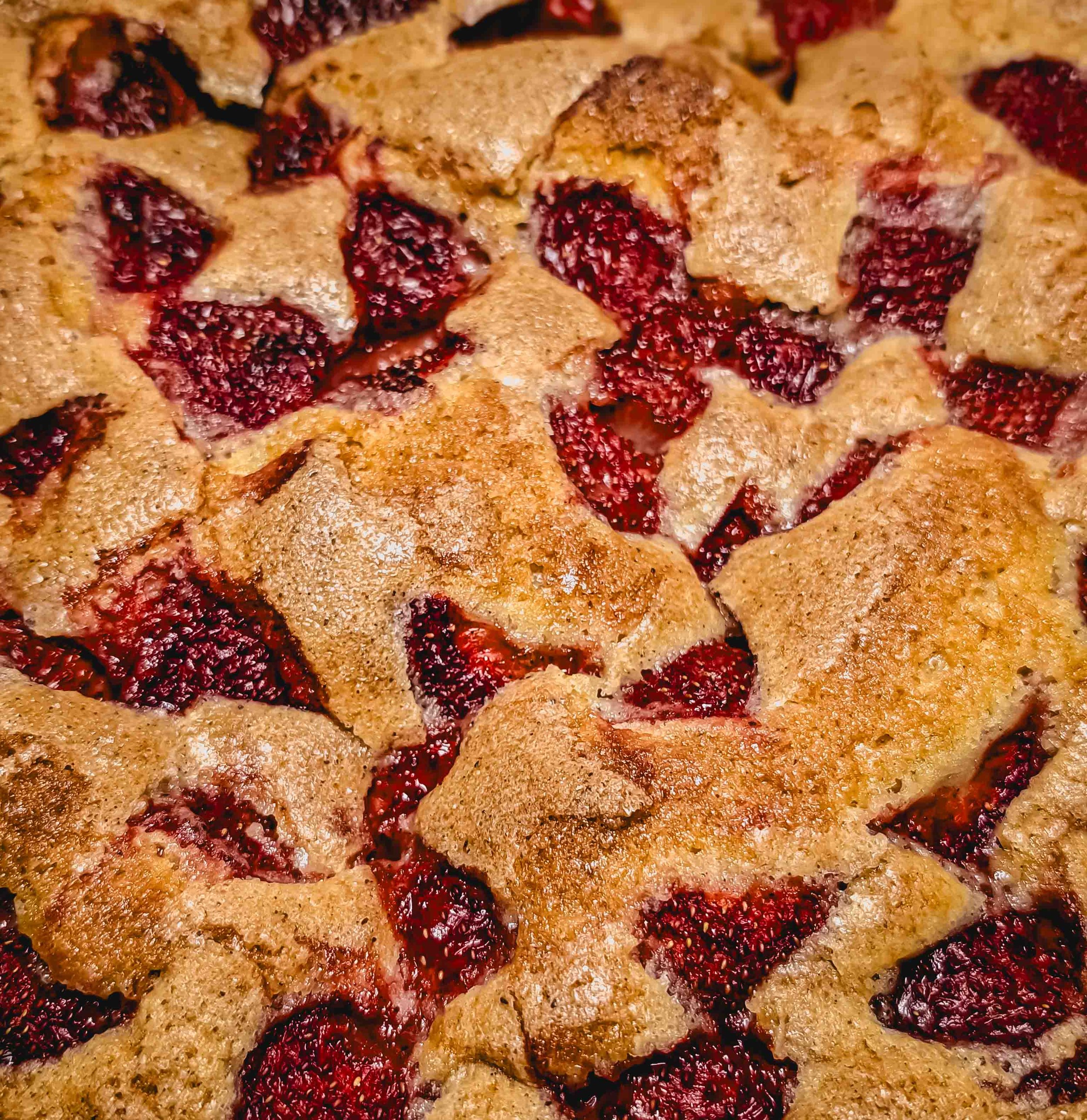 Strawberry Cake - LUCE Bakery & Patisserie