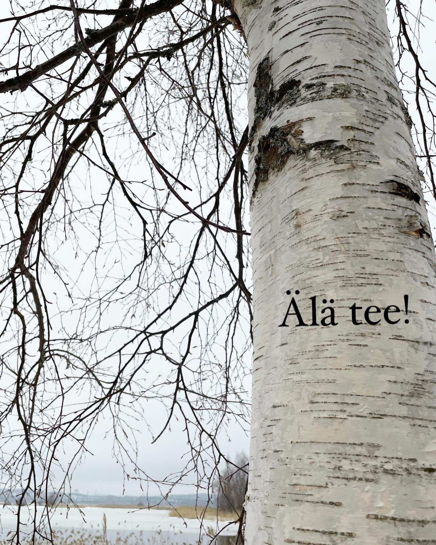 &Auml;L&Auml; TEE niin tai n&auml;in!

Tuleeko koskaan sanottua tai ajateltua, ett&auml; &rdquo;&Auml;L&Auml; TEE!&rdquo;

Omaa tekemist&auml; tai muiden toimintaa on helppo rajoittaa kielloilla. Kielt&auml;m&auml;ll&auml; tulee helposti vahvistettua