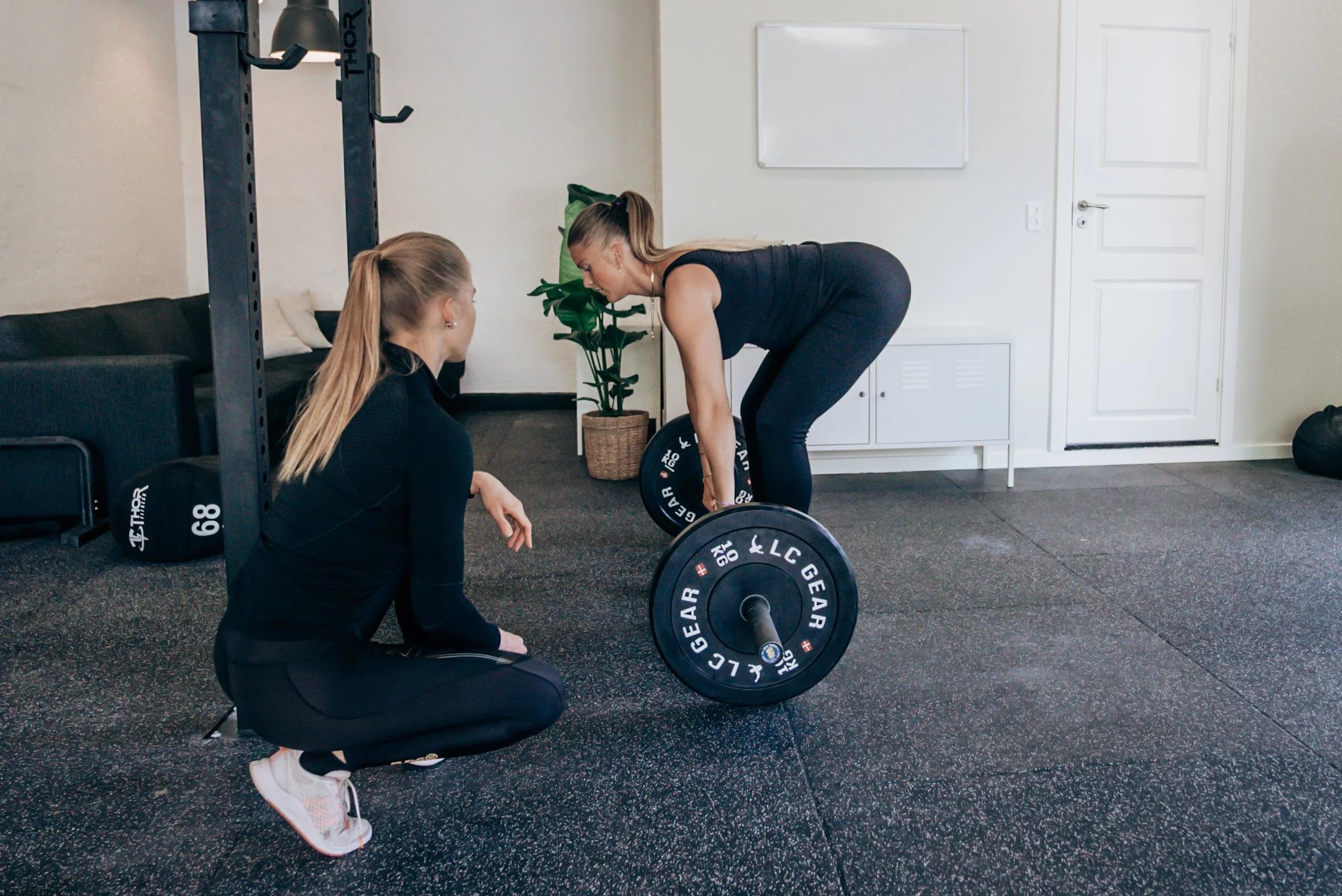 Personlig træning med dødløft i BLOX Trainings private studio