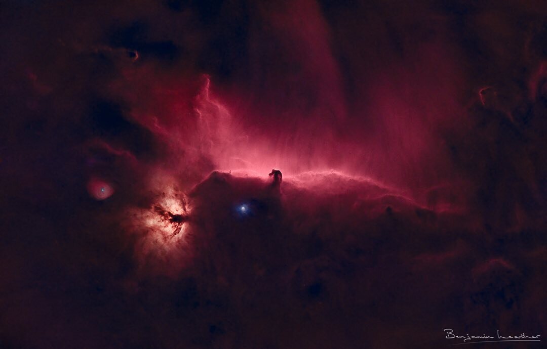 THE HORSEHEAD NEBULA - STARLESS

The Horsehead Nebula (Barnard 33) is a small, dark nebula in constellation Orion.  It is found just south of Alnitak, the easternmost star of Orion&rsquo;s Belt and forms part of the large Orion Molecular Cloud Comple