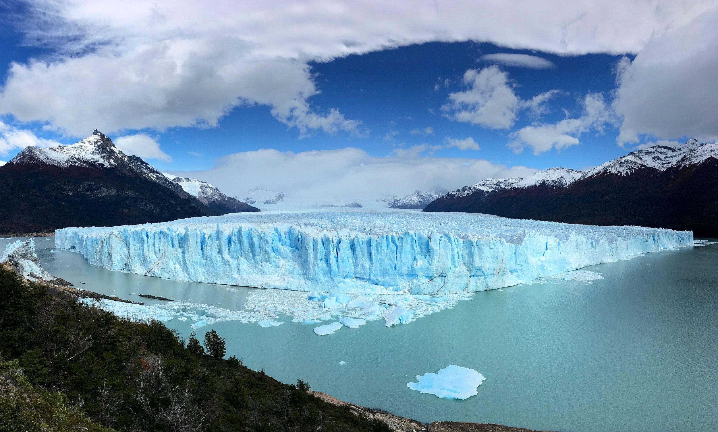In Patagonien besuchst du den riesigen Perito-Moreno Gletscher