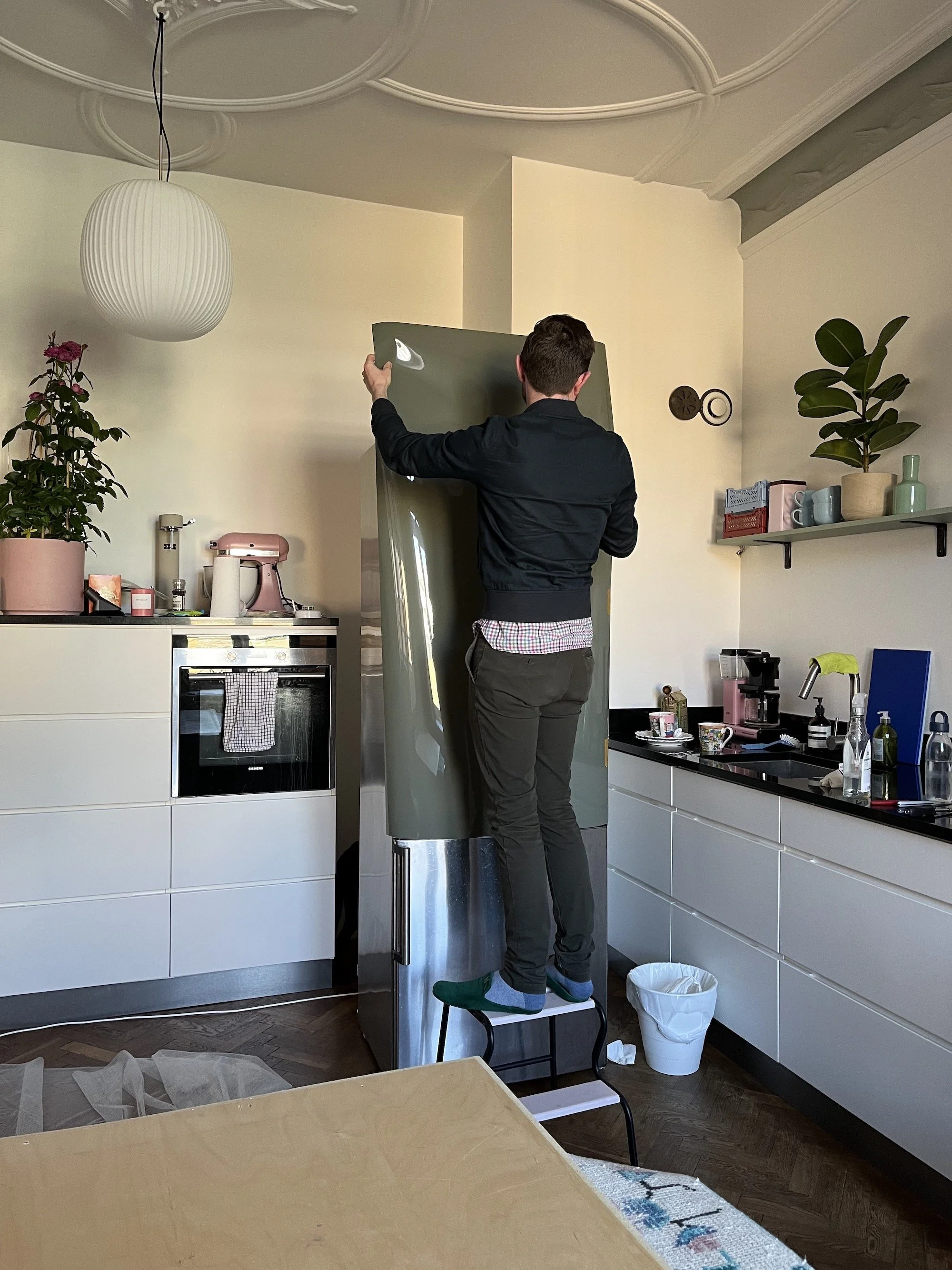 MeganinMalmo_VinylWrapFridge5.jpeg