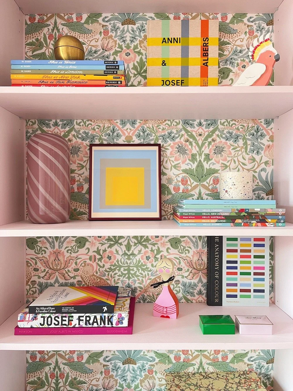 Bookshelf_MeganinMalmo4.JPG