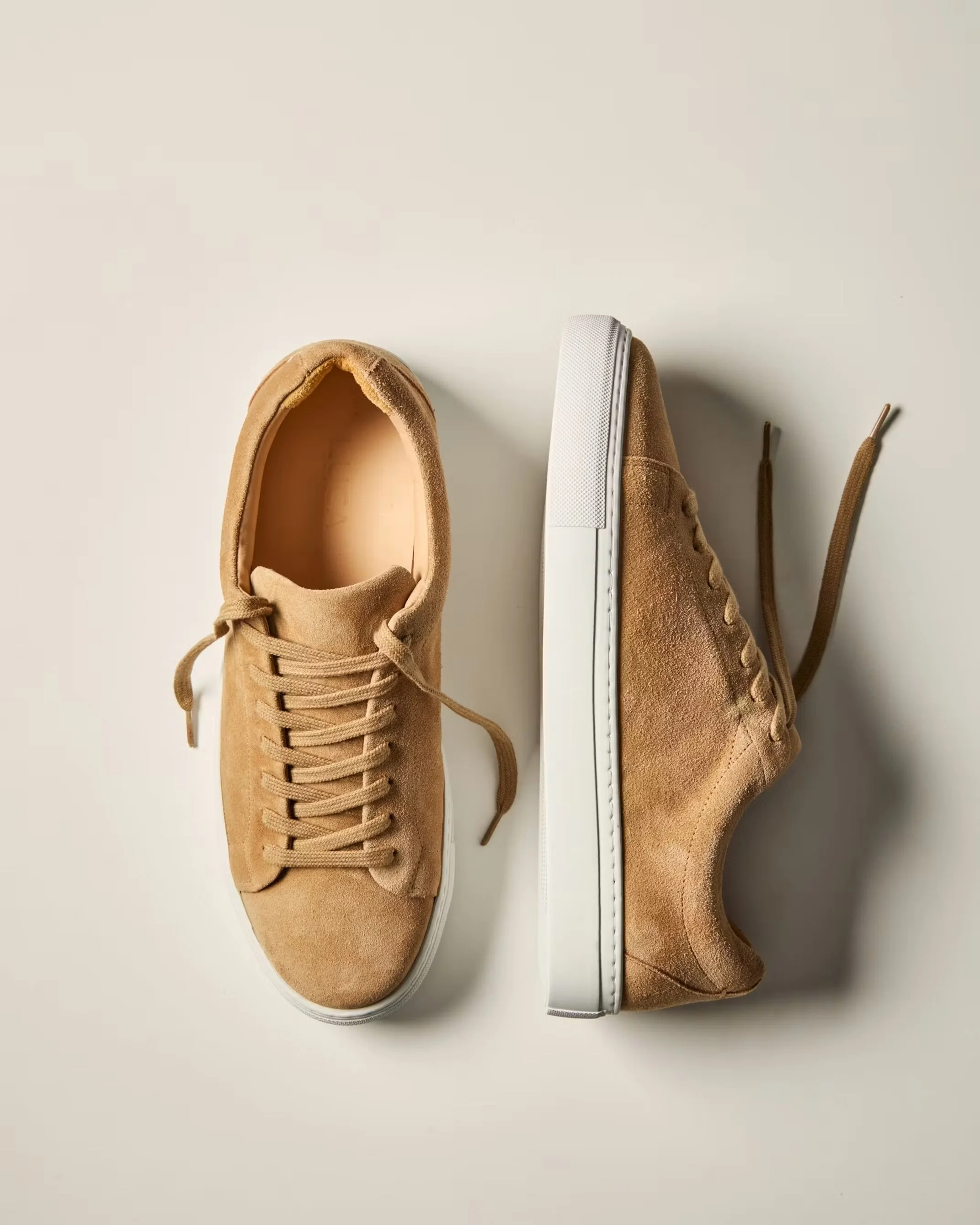 96360_LUCA_Court_Sneaker_Sand_Suede_05_Studio.jpg