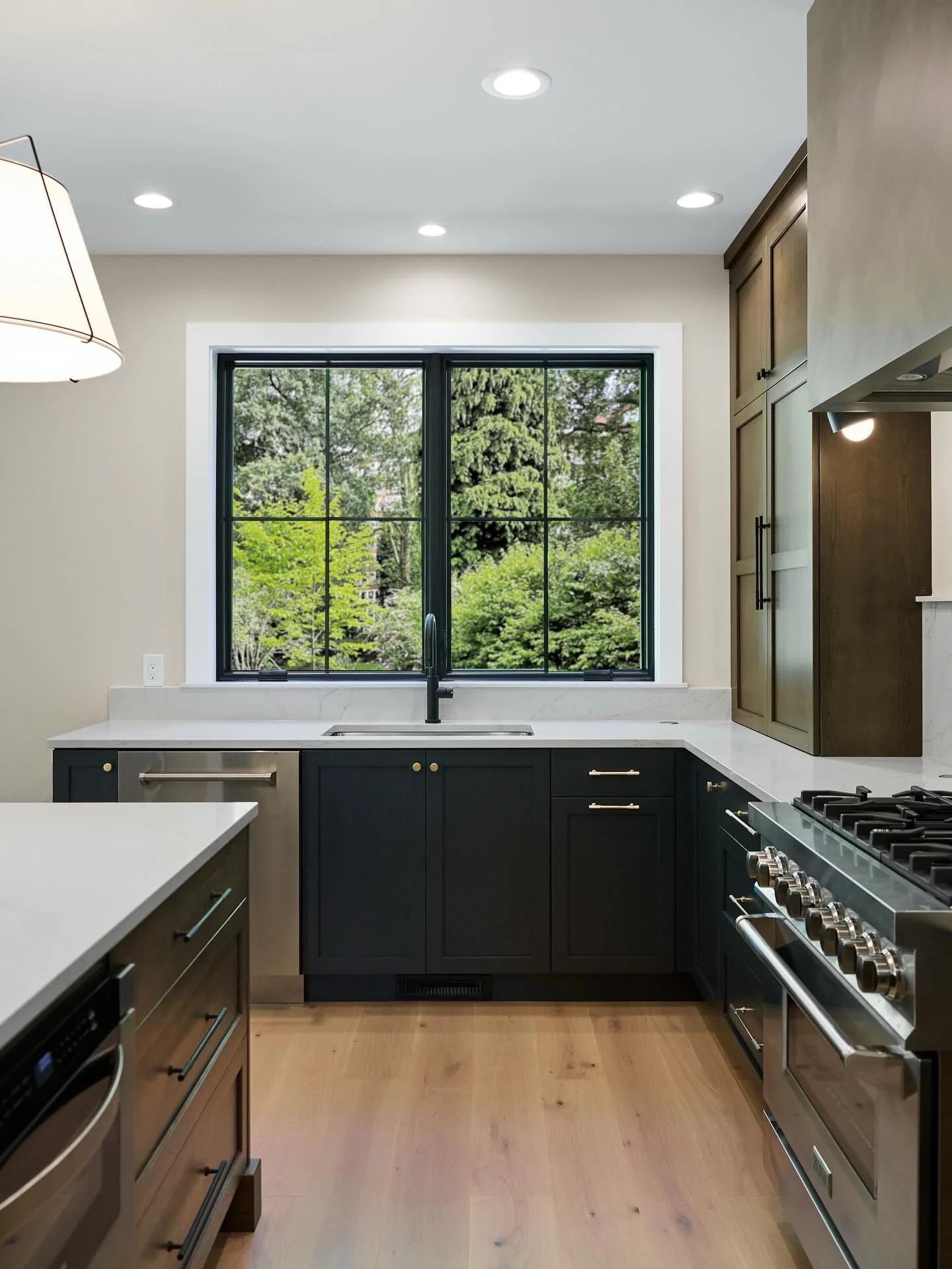 The kitchen is the heart of the home-a space designed not just for cooking, but for connection. Where mornings begin, conversations unfold, and memories are made. 
.
.
.
#interiordesign#kitchen#homebuilder#builder#constructiontraversecityleelanau