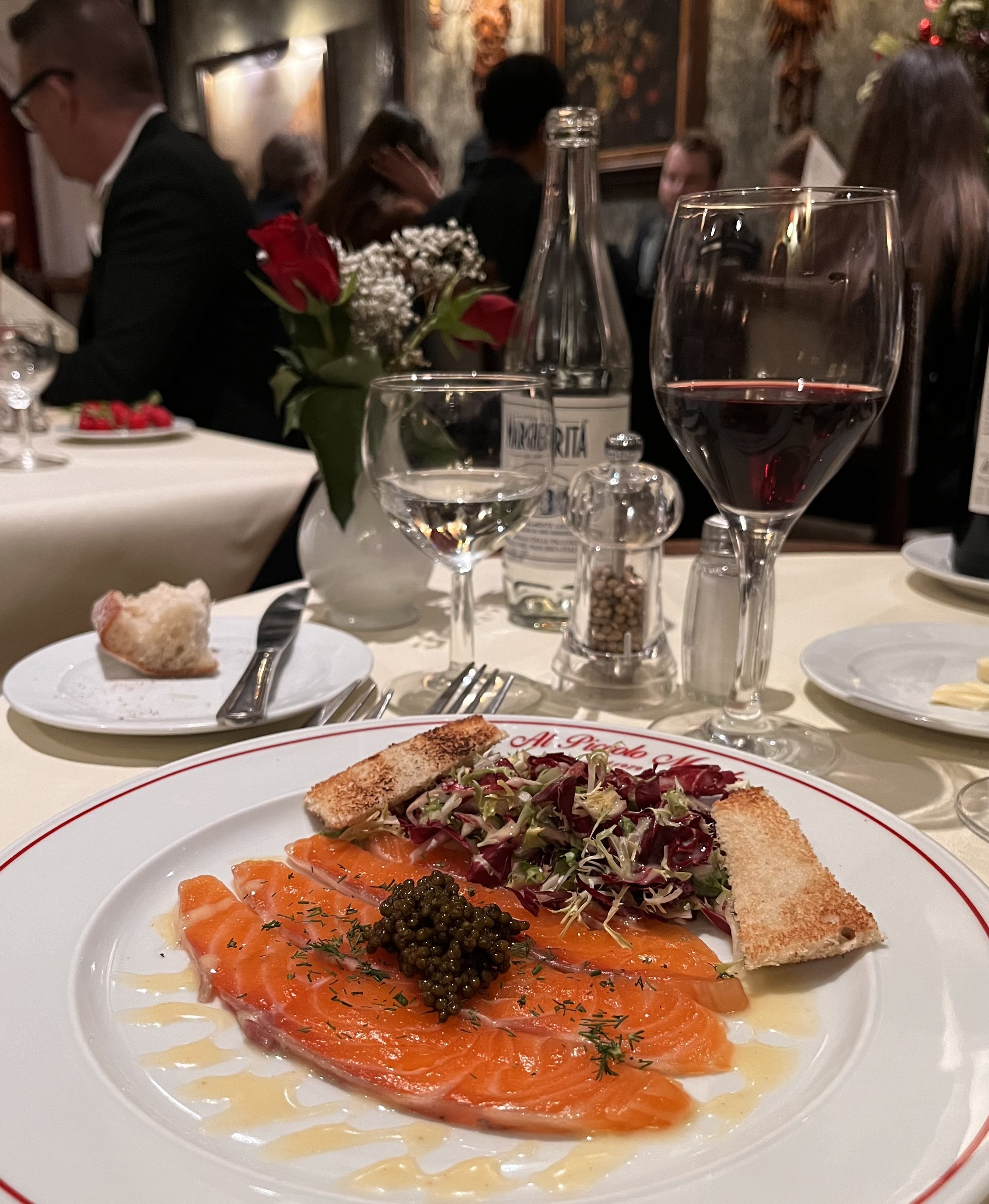 al-piccolo-mondo-restaurant-brussels-tips-from-a-waitress-christmas-salmon-gravlax.jpg