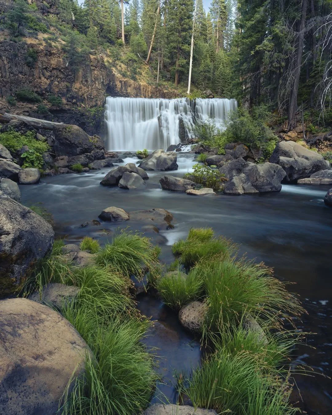 Take a moment, breathe it in.

📸 Credits to: @dat_dude_andres 

#McCloudFalls #VisitMtShasta #NorthernCalifornia #WaterfallWonders #NatureEscape #CaliforniaAdventures #ChasingWaterfalls #WanderCalifornia #HiddenGems #ExploreNorCal
