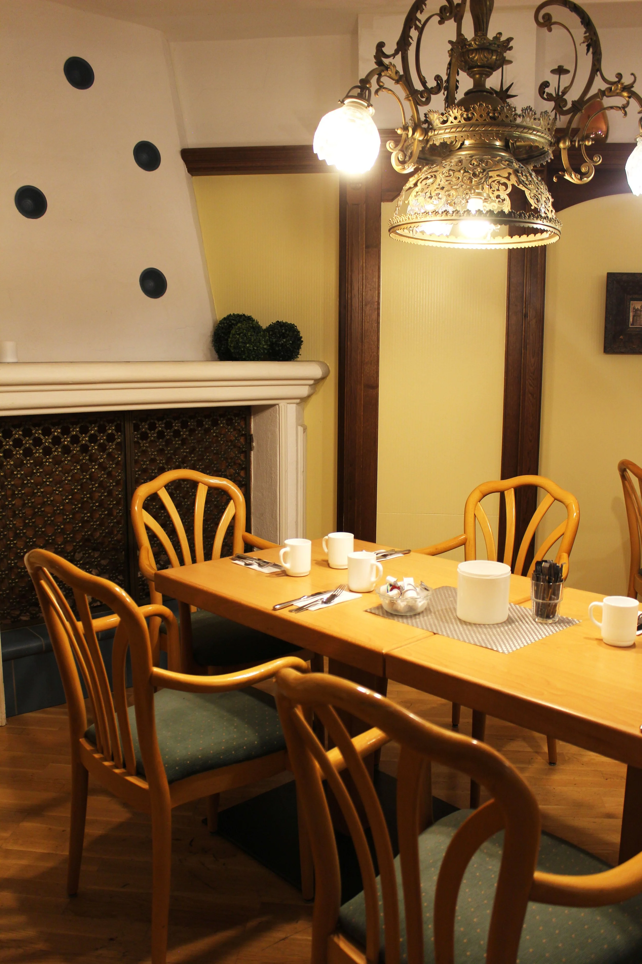 Frühstücksraum 3.jpg