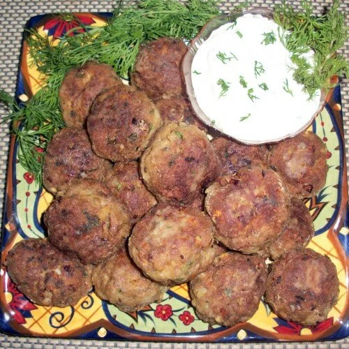 GREEK MEATBALLS – KEFTETHES