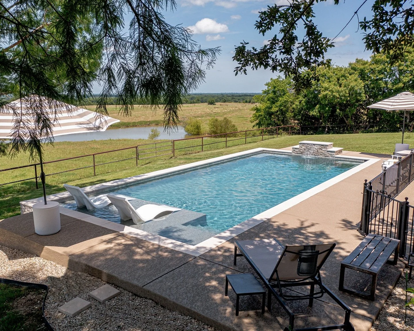Canyon Oak Pool of the Week! 😎

It&rsquo;s not easy fitting a pool in a mere 800 acres, but somehow we made it happen 😉 With views as far as the eye can see, this custom pool epitomizes everything we love about country living. And yes, we can admit