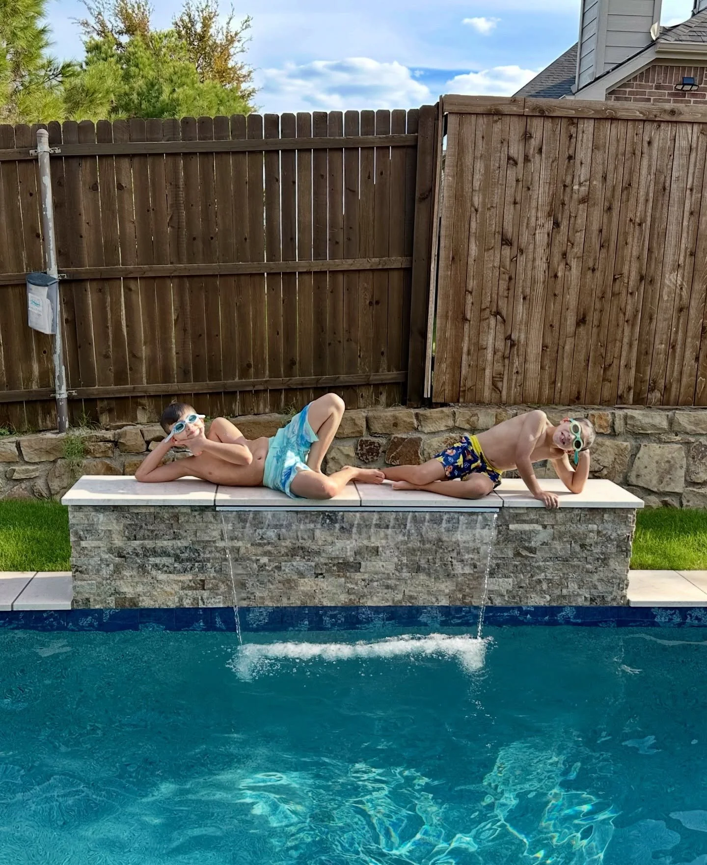 A Canyon Oak pool brings out the mermaid in all of us&hellip; 🧜&zwj;♂️

We are quickly entering the perfect time of the year to bring your custom pool and backyard dreams to life! Ensure that your pool is ready to rock as soon as Summer &lsquo;26 be