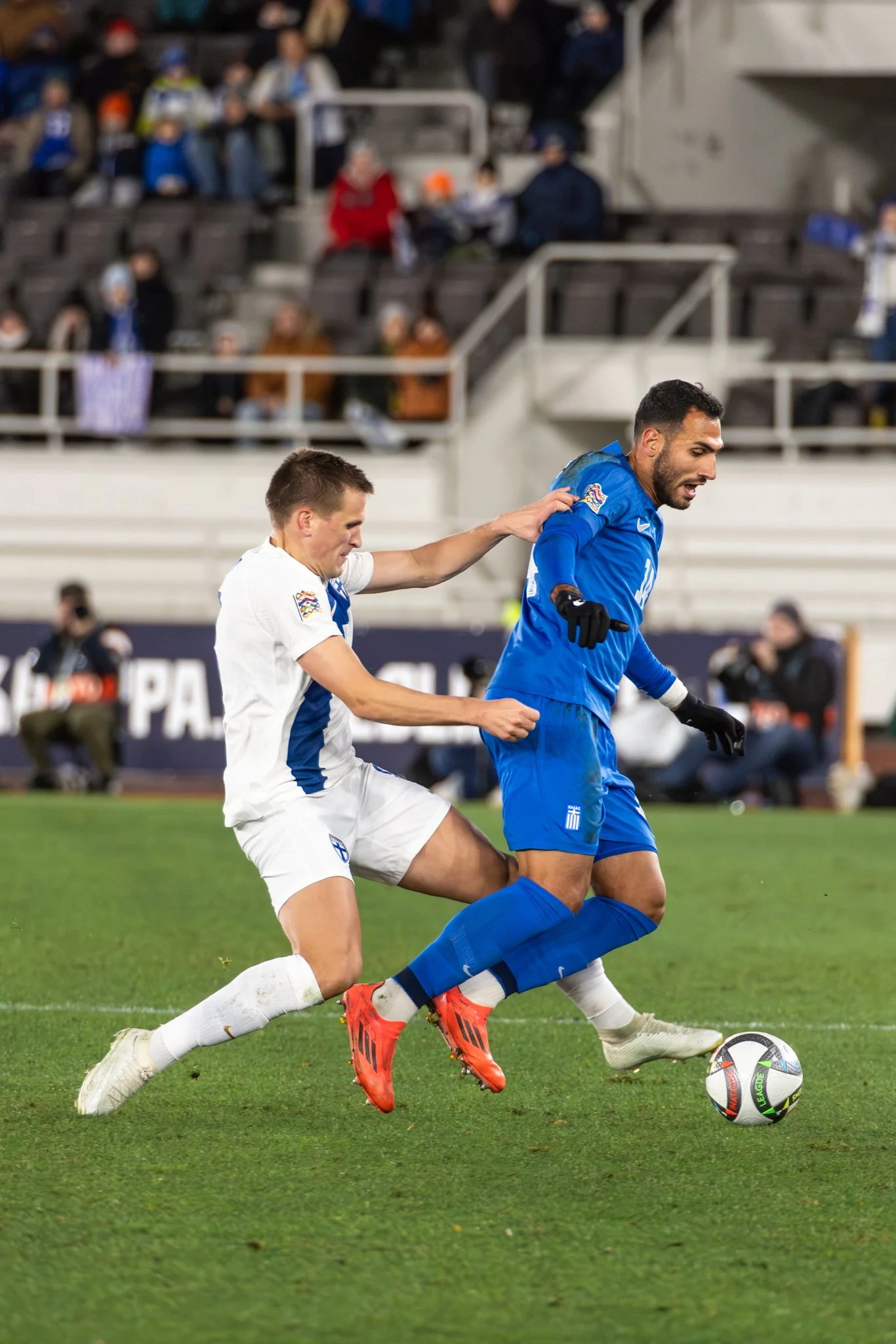 huuhkajat-jalkapallo-uefa-urheilukuvaaja-suomi-kreikka-olympiastadion-11.jpg