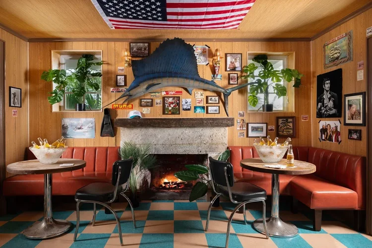 Ray's Hometown Bar