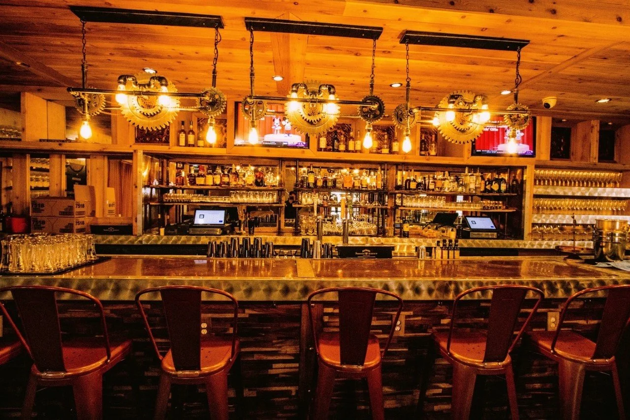 Union District Oyster Bar & Lounge