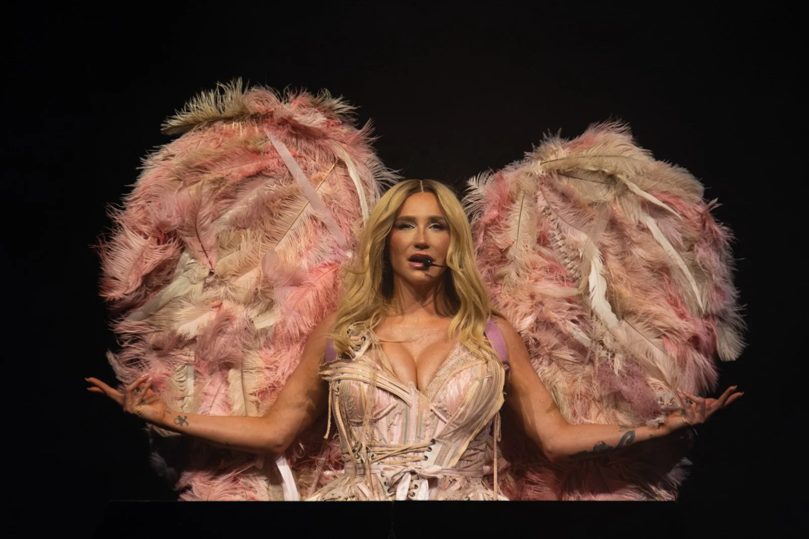 &ldquo;Now more than ever, Kesha is an artist who is fearless, honest, and reminds us that we are who we are.&rdquo; ✨

Check out the full review for the Noblesville show on our website. Link in bio! 

📝: @musically_brittany 
📸: @amplifiedmediaphot