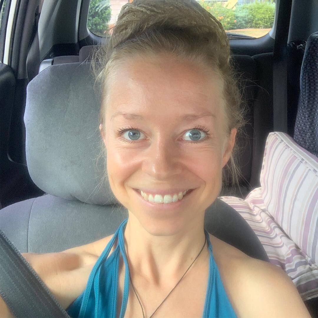 Wow what a week!

I ...
✨ finished my book !!
✨ got a beautiful massage to give back to my body and soul
✨ danced and released
✨ felt deeply
✨ saw 16 clients online and in person for deep and long transformational The Footprint Connection Reflexology