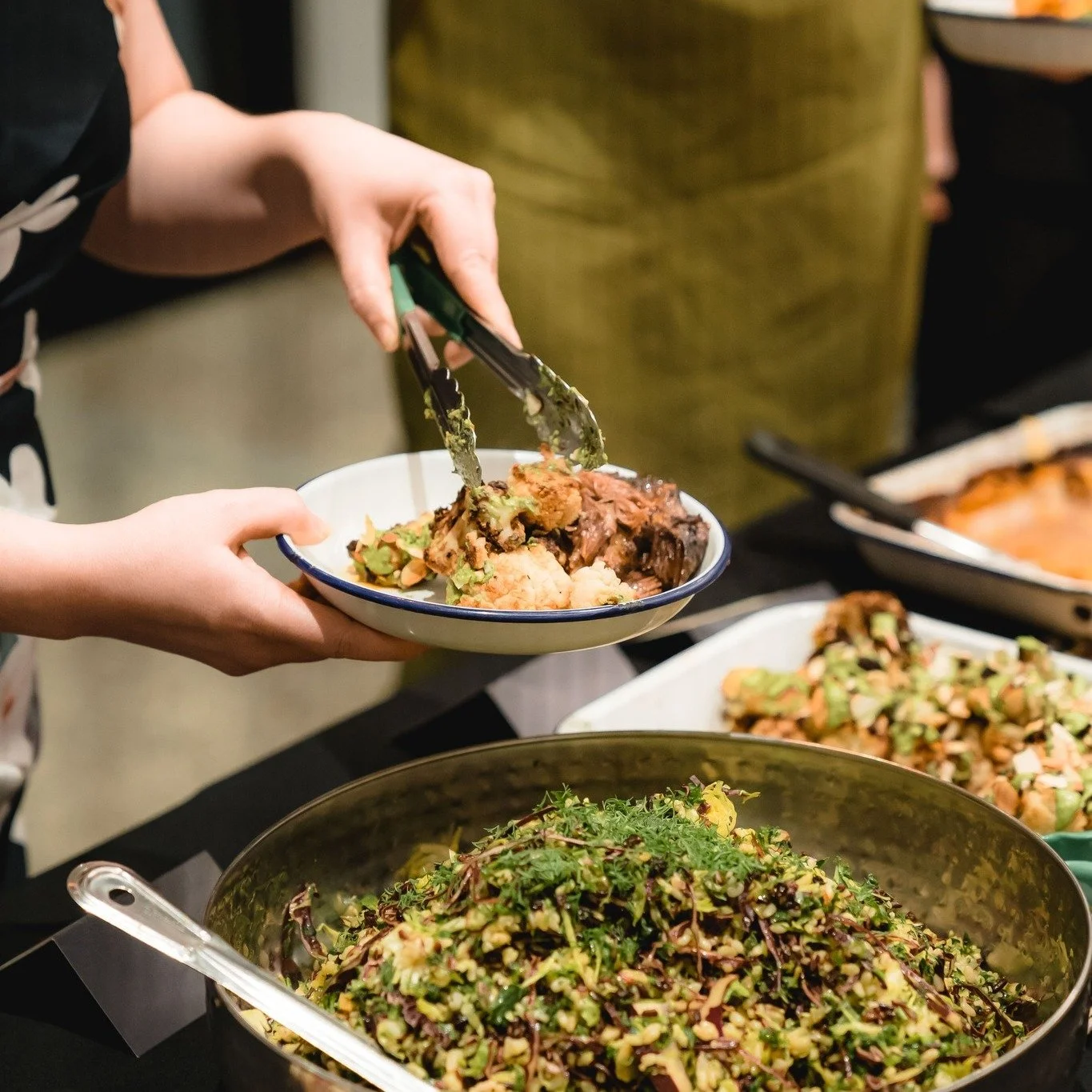 Delish apres-ski, family-style catering is calling! Check out menus and prices at link in our bio.

#cateringwanaka #wanakacatering #familystylecatering #groupcatering #specialoccasioncatering #weddingcatering #bigfigwanaka #slowfoodservedfast #foodi