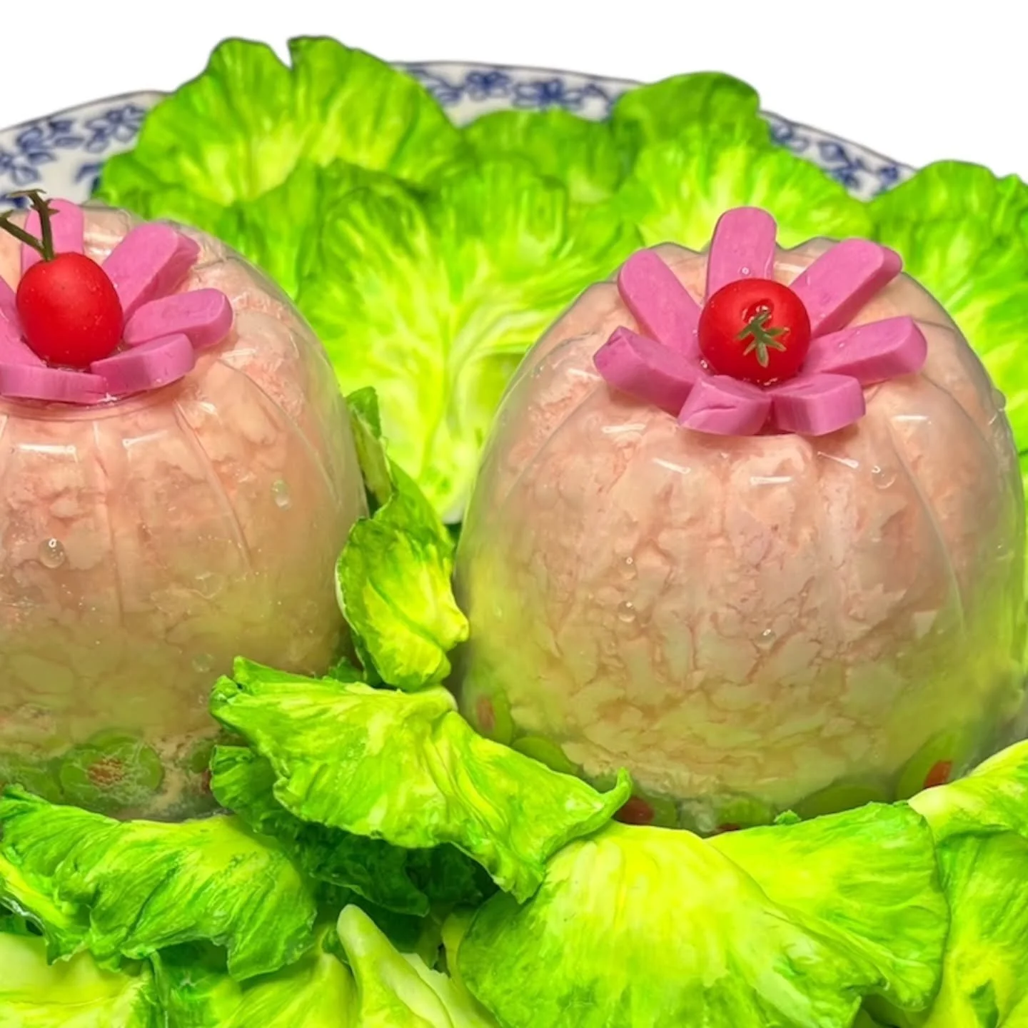 Artists @moonpumpkinart and @dirtyduvel are hard at work and we're getting excited for their upcoming shows November 14th - 30th! See YOU there!!!
#LakewoodArts #nextgallerydenver 
#likenothingelse
@40westarts