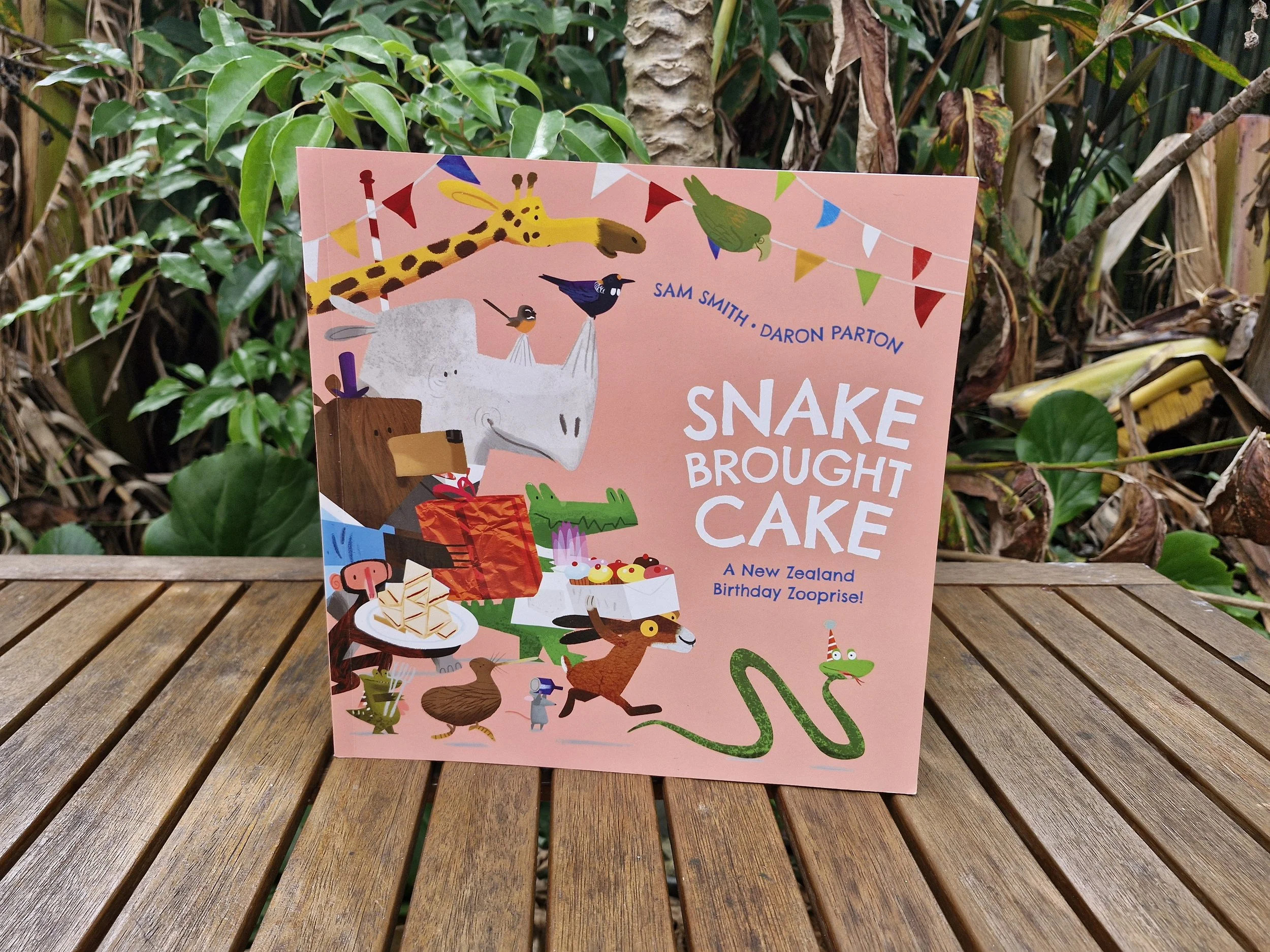 Snake Brought Cake (Paperback)