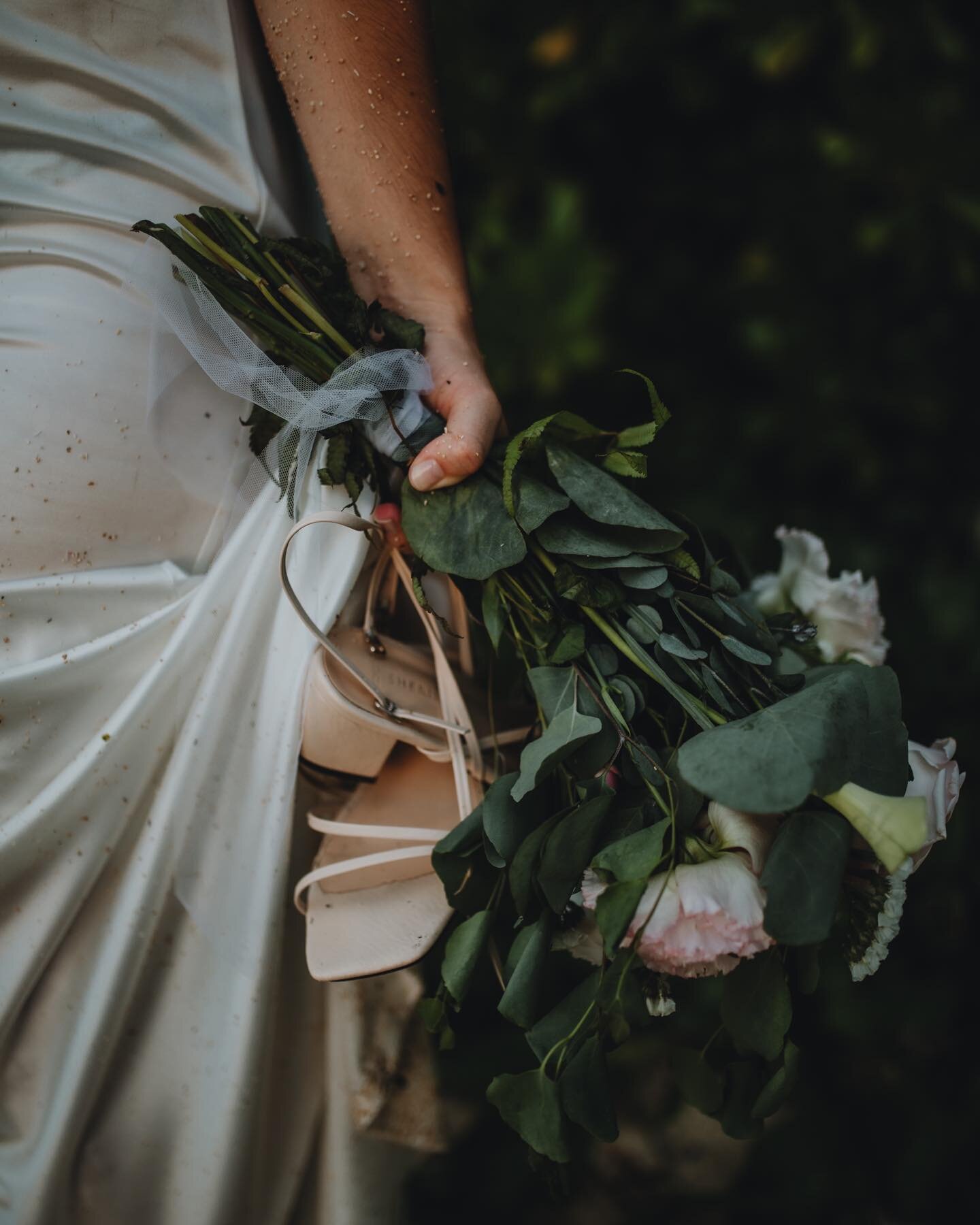 Life is messy ✌🏻✨🌿

One of the best ways, in my opinion, to honor your wedding dress is to really live in the moment and embrace the elements. Wedding dresses can be a big investment, so naturally our first instinct is to keep them in the best cond