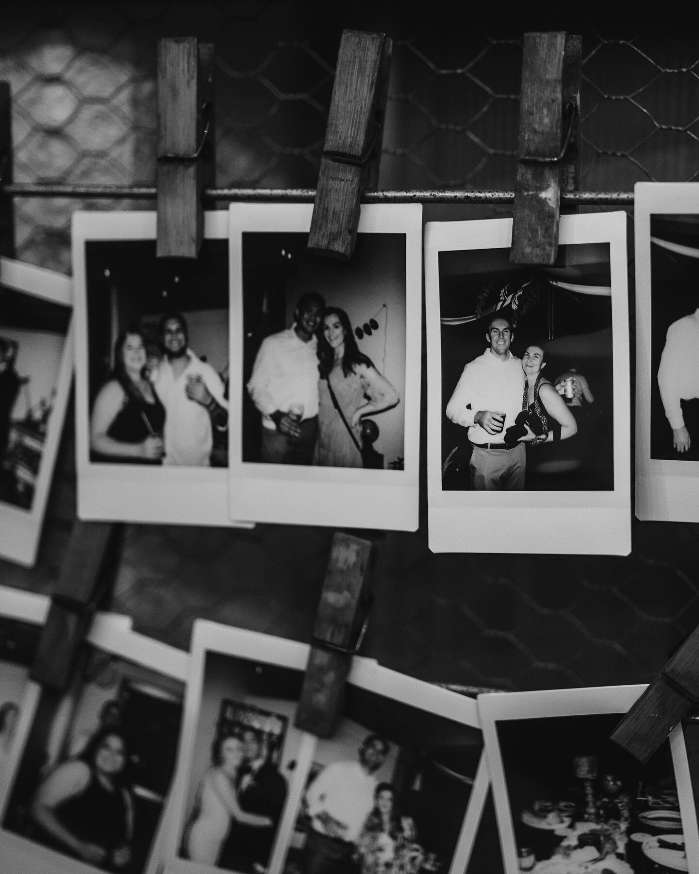 Best thing to have at your reception? A Polaroid camera! 📸I did this at my own wedding and the Polaroid prints of our guests turned out to be my husband and I&rsquo;s most cherished keepsakes. Taking little moments out of your day to make memories i