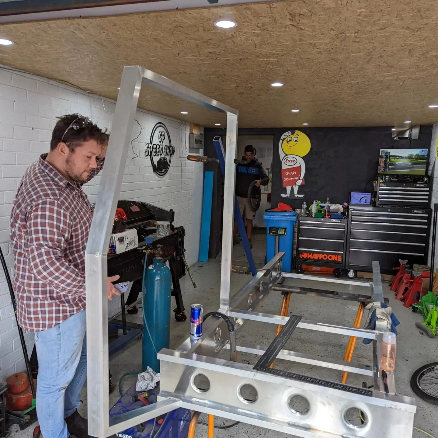 Red Bull, Bathurst and billy carts! Some good progress on the cart today. 7 weeks till the big race, still heaps to do! 

#billycart #welding #tigwelding #soapbox #redbull #redbullbillycart