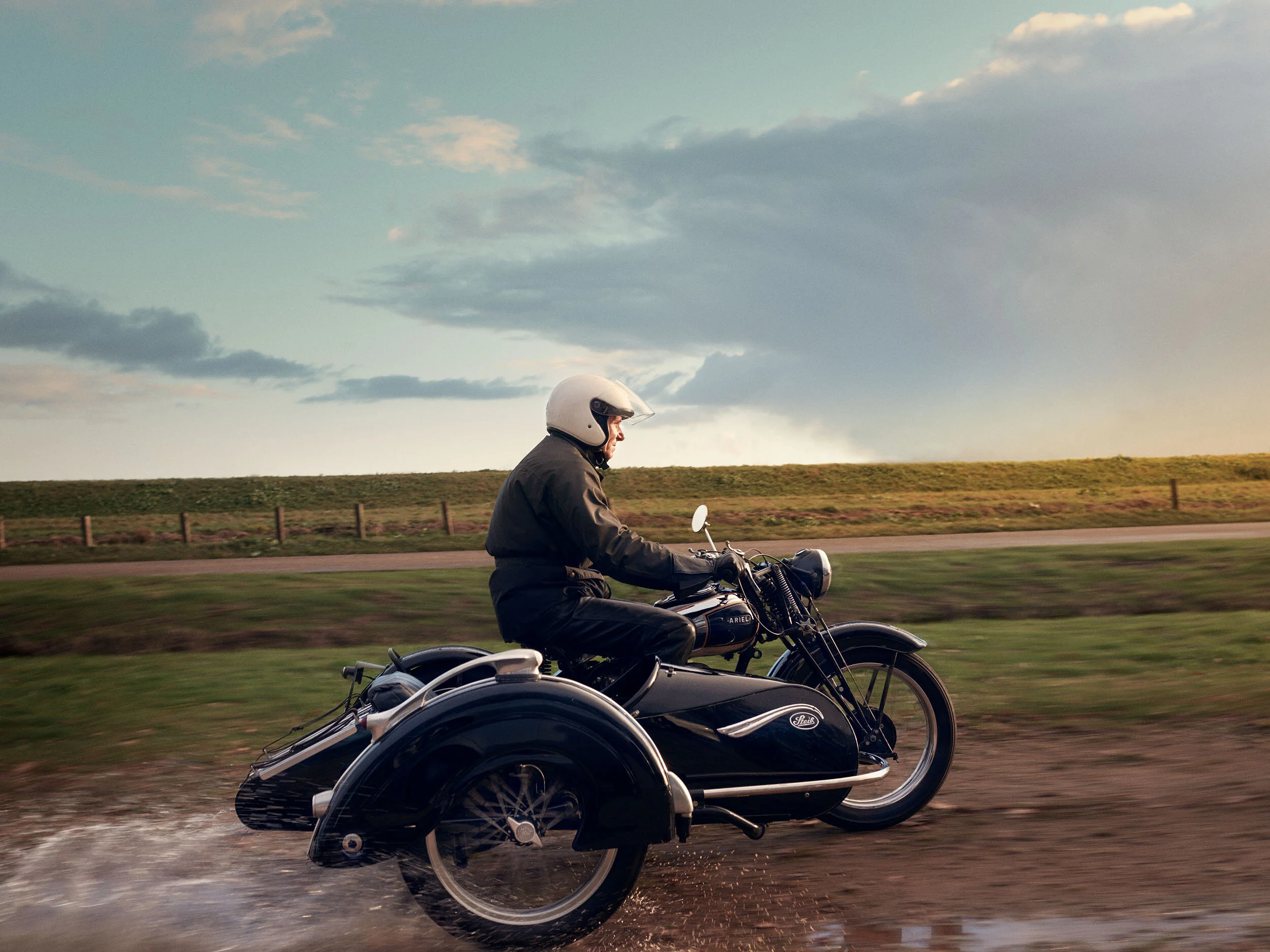 michele_secchi_belstaff_riding_vintage_ariel_5_storytelling.jpg