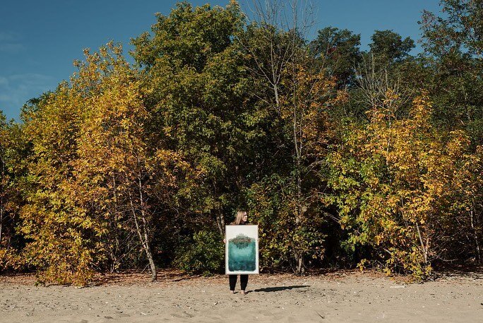 A couple of weeks ago I was able to work with the talented photographer @eknoelke on the shores of Lake Michigan. She captured my process and paintings next to one of my favorite bodies of water. I can&rsquo;t express enough how much I love the photo