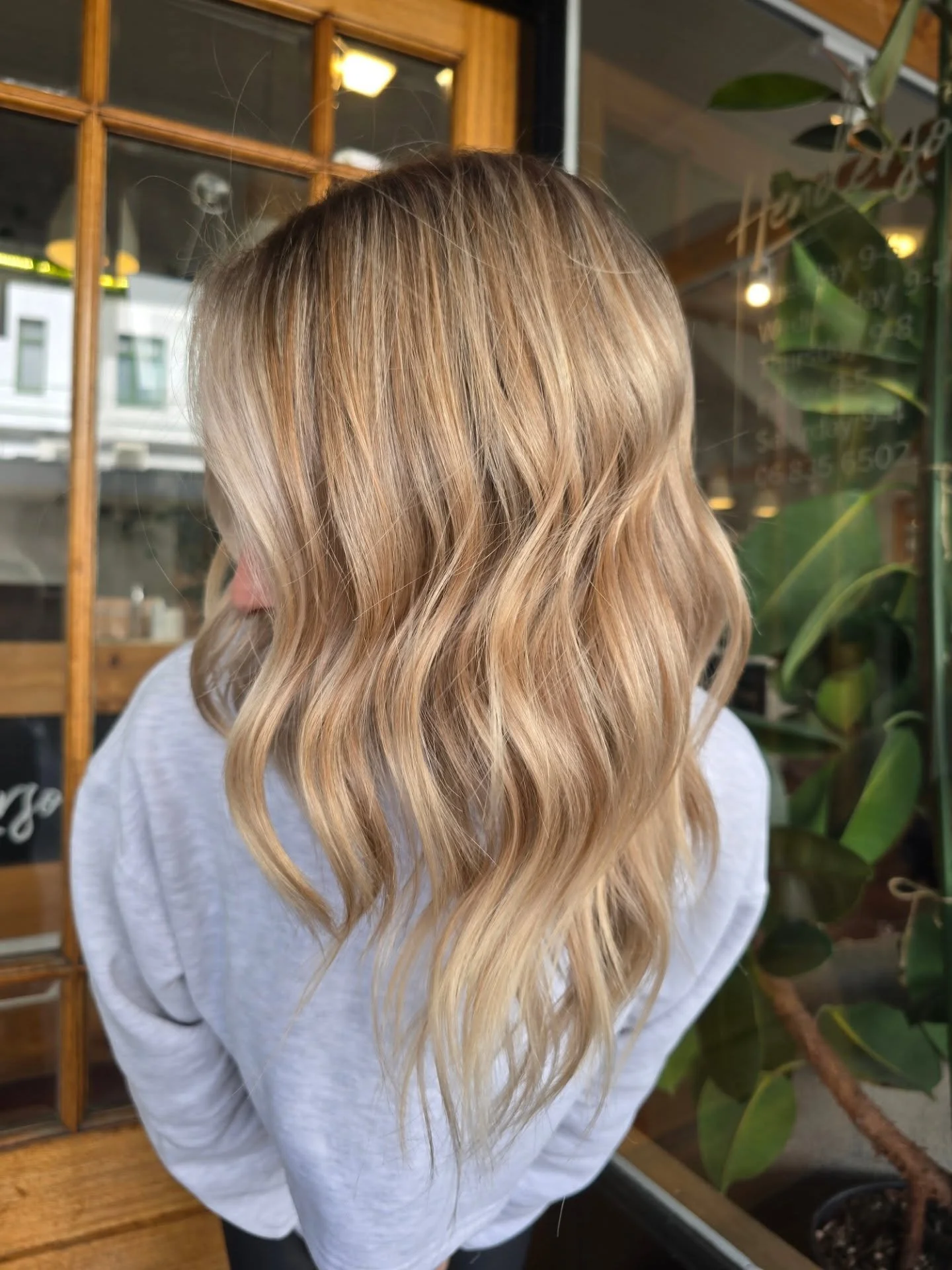 Big refresh for Nat 🫶 
Very much obsessed with this colour by Crystal 🩷

Also, just a little heads up..

We're taking a much-needed break, so the salon will be closed from August 23rd and will reopen on August 30th. 🧘&zwj;♀️🌿

Lily will be poppin