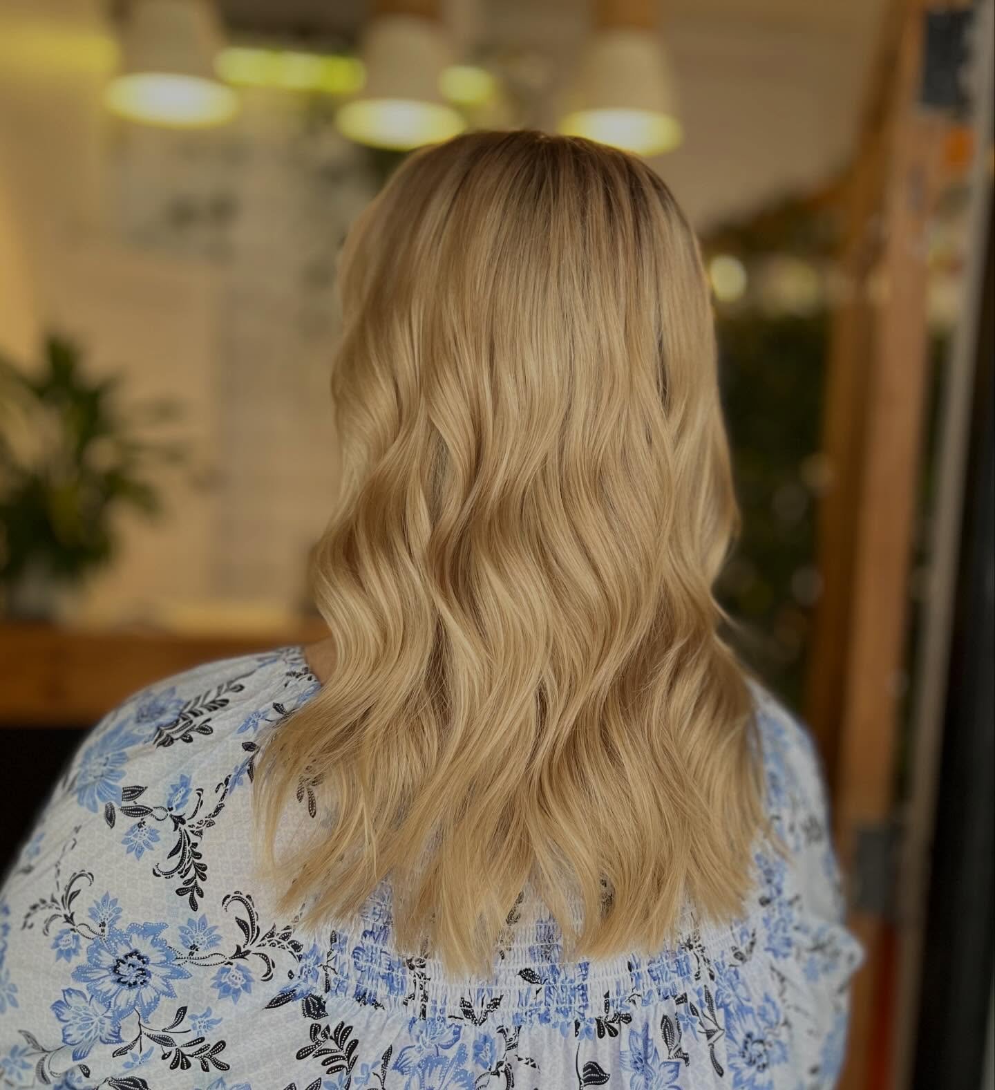 Loving the golden honey blonde tones at the moment!✨🧚

Hair by Crystal🫶