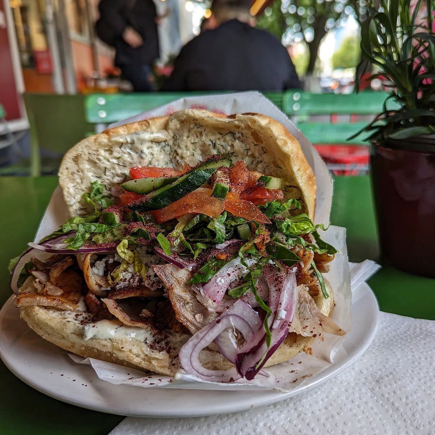 🗓️Thursday in Berlin means #d&ouml;nerstag 

🥙You can't leave Germany's capital without trying a legendary D&ouml;ner Kebab 

🇹🇷This classic of Turkish cuisine found popularity in the 1970s with waves of immigration to West Berlin. 

🏪Now firm l